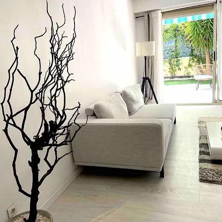 דירה Close Monaco Front Sea Apartment, With 2 Gardens רוקברון-קאפ-מרט