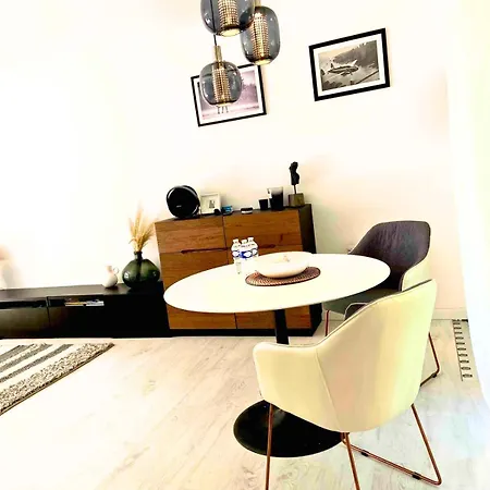 Lägenhet Close Monaco Front Sea Apartment, With 2 Gardens